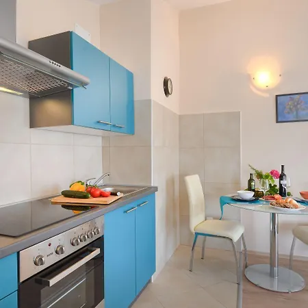 Mediterranes Mit 60m2 Pool, Bbq-bereich, Liegen, Waschmaschine Porec