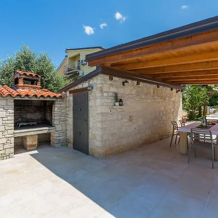 Apartment Mediterranes Mit 60m2 Pool, Bbq-bereich, Liegen, Waschmaschine *